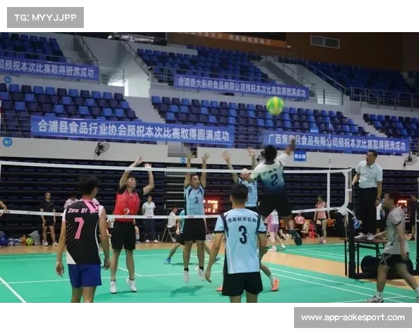 “铜鼓杯”广西气排球超级联赛南部赛区北海开打,南北争霸格局初现 “铜鼓杯”广西气排球超级联赛南部赛区北海开打,南北争霸格局初现